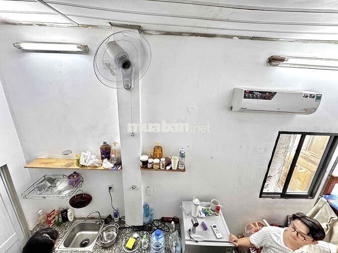 1tr3/1ng ngay trung tân ngã tư hàng xanh Bình Thạnh