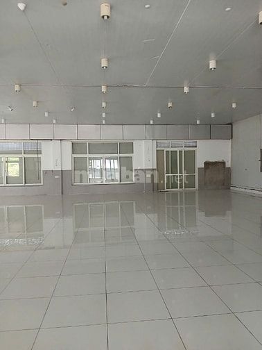 Cho thuê kho xưởng 2.200m², KV:  5.000m² MT 12m Bình Chánh, gần QL1A