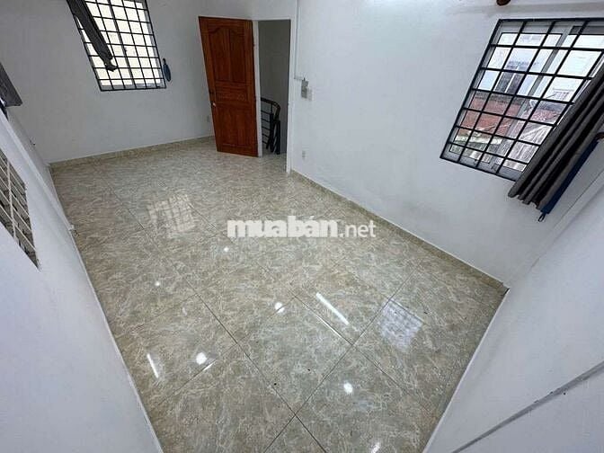 Cho thuê nhà 2pn 3wc Nguyễn Chí Thanh p2 quận 10