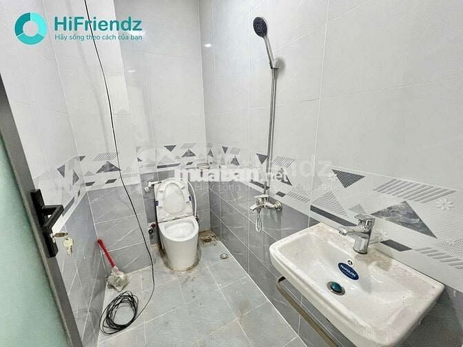 STUDIO BAN CÔNG GẦN ĐẠI HỌC NGUYỄN TẤT THÀNH