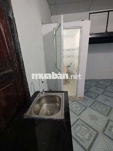 Cho thuê phòng trọ giá rẻ đi bộ qua UTH chỉ 3p ngay Ung Văn Khiêm