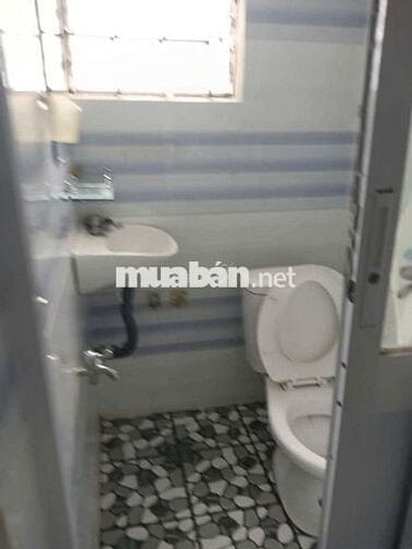 Cho thuê nhà nguyên căn 2 phòng ngủ 2wc đang trống sẵn