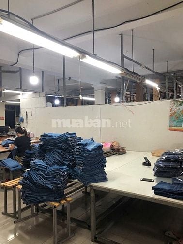 Cho Thuê Nhà Xưởng 1200m2 Đường Lũy Bán Bích, Gầm Khu Đầm Sen