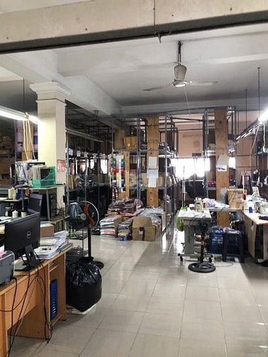 Cho Thuê Nhà Xưởng 1200m2 Đường Lũy Bán Bích, Gầm Khu Đầm Sen