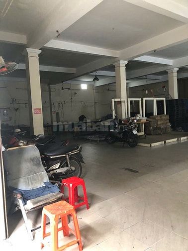 Cho Thuê Nhà Xưởng 1200m2 Đường Lũy Bán Bích, Gầm Khu Đầm Sen