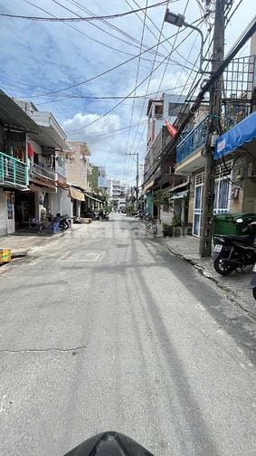 Cho Thuê Nhà Xưởng 1200m2 Đường Lũy Bán Bích, Gầm Khu Đầm Sen