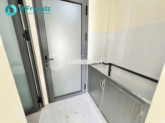 STUDIO BAN CÔNG GẦN ĐẠI HỌC NGUYỄN TẤT THÀNH