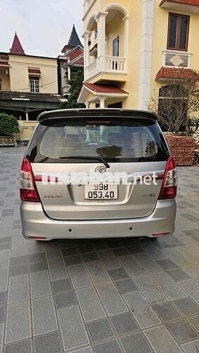 Toyota Innova 2014 2.0G - 10000 km