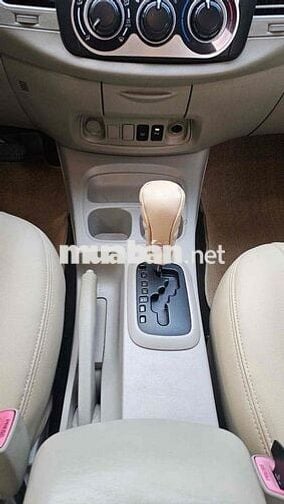 Toyota Innova 2014 2.0G - 10000 km