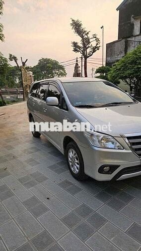 Toyota Innova 2014 2.0G - 10000 km