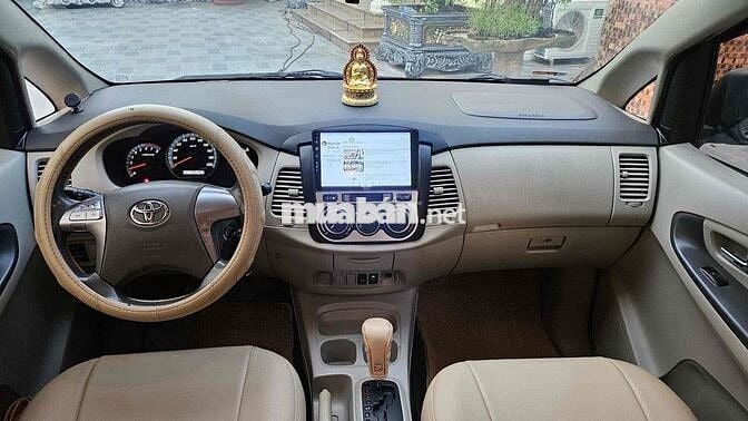 Toyota Innova 2014 2.0G - 10000 km
