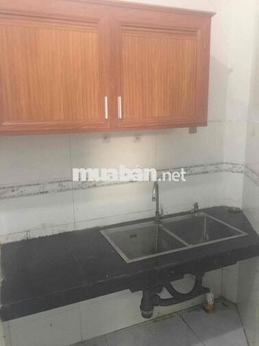 cho thue dt 4x8-1lau -1p kim -2wc hẹm -4m diện nuoc  chinh nhà hư DÔng