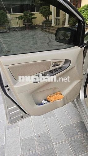 Toyota Innova 2014 2.0G - 10000 km