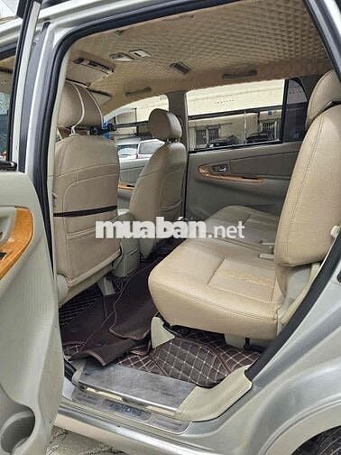 Toyota Innova 2009( bản V số tự động)