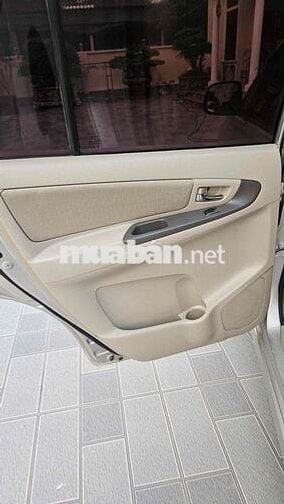 Toyota Innova 2014 2.0G - 10000 km