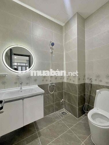 Căn Hộ Full Nội Thất Ban Công Gần Đại Học UEF Giáp Q1
