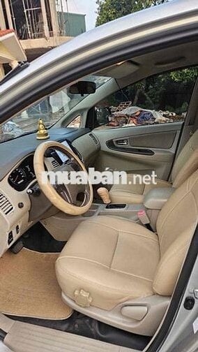 Toyota Innova 2014 2.0G - 10000 km