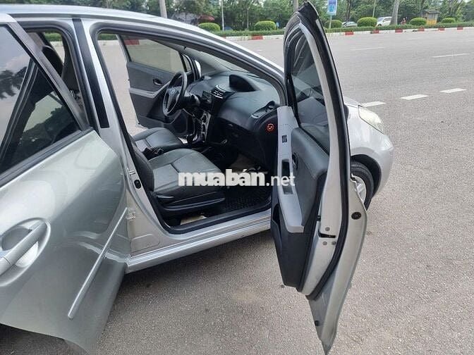 Toyota yaris 1.5 G 2012