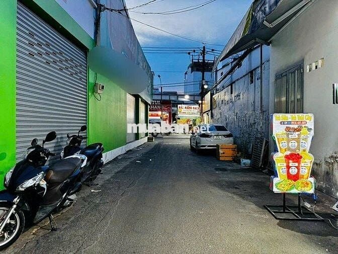 Nhà hẻm xe hơi 8m gần QL50, chủ thiện chí bán gấp ( 90m2 + 1ty8 ) SHR