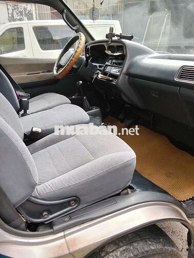 Cần bán xe tải vận Toyota Hiace đời 2004