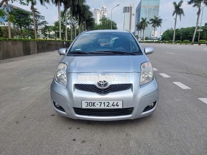 Toyota yaris 1.5 G 2012
