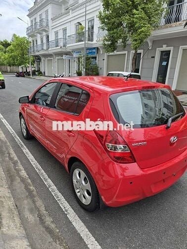 Hyundai i20 2011 1.4 AT - 50000 km trùm mền