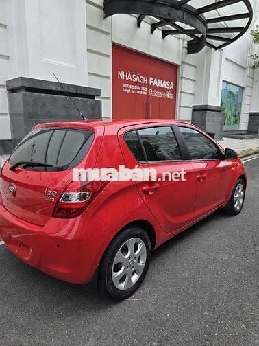 Hyundai i20 2011 1.4 AT - 50000 km trùm mền