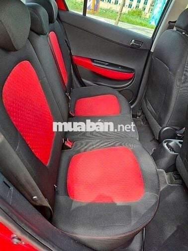 Hyundai i20 2011 1.4 AT - 50000 km trùm mền