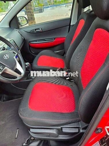 Hyundai i20 2011 1.4 AT - 50000 km trùm mền