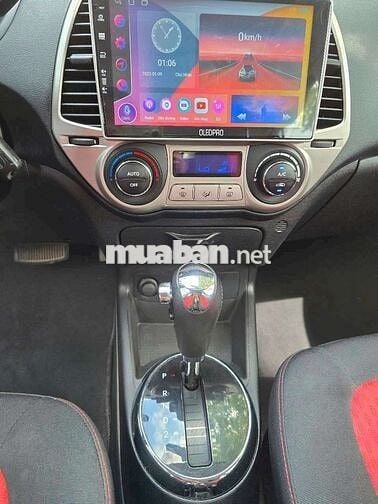 Hyundai i20 2011 1.4 AT - 50000 km trùm mền