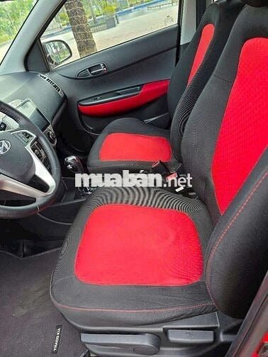 Hyundai i20 2011 1.4 AT - 50000 km trùm mền