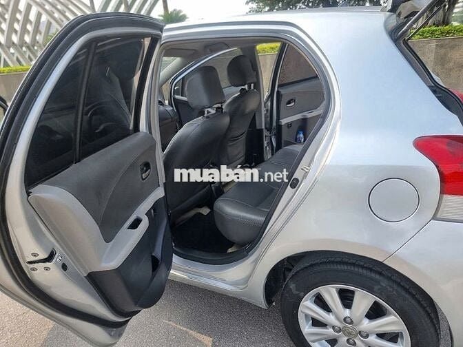 Toyota yaris 1.5 G 2012
