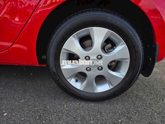 Hyundai i20 2011 1.4 AT - 50000 km trùm mền