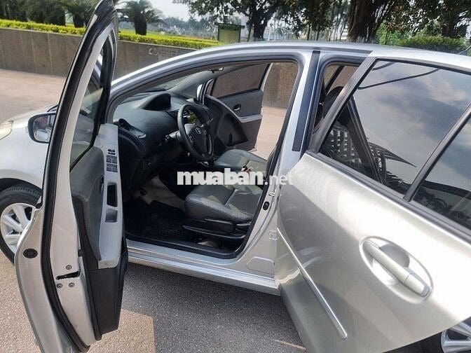 Toyota yaris 1.5 G 2012