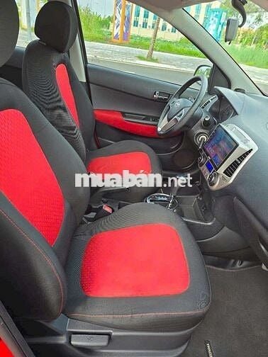Hyundai i20 2011 1.4 AT - 50000 km trùm mền