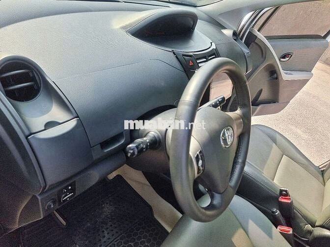 Toyota yaris 1.5 G 2012