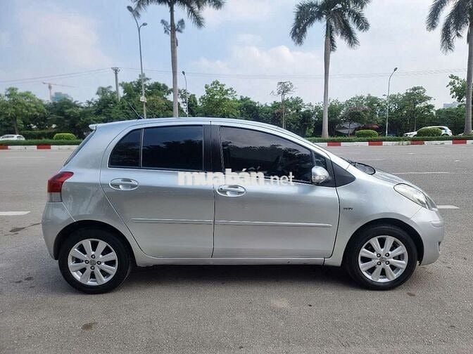 Toyota yaris 1.5 G 2012