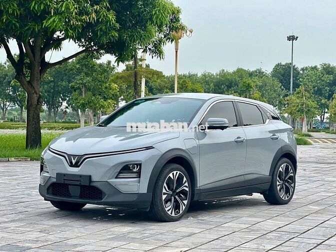 VinFast VF6 Eco 2025