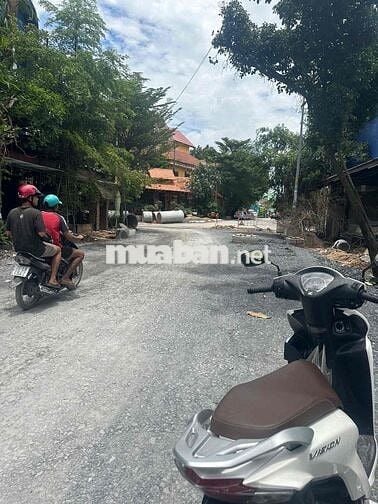 nhà thuê MT 2D Bình Tân, 3,5 tấm 52m2 4PN, thông ra đường lớn, 11tr
