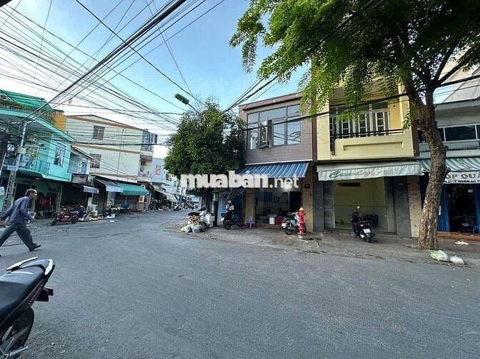 Nhà 3 tầng đường Lạc Long Quân 16m- Trung tâm Nha Trang