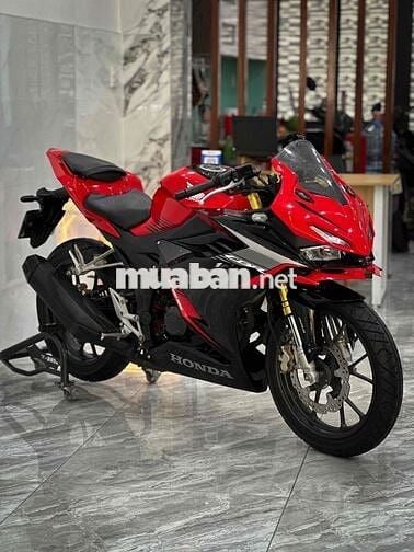 Honda CBR150R zin keng / Trả trước 8.500.000
