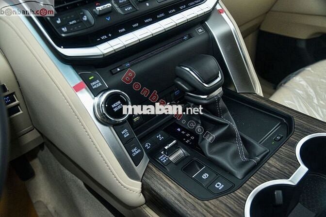 Toyota Land Cruiser 3.5 V6 2025 + Quà Tặng