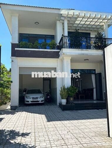 Biệt thự vườn 265 m2, 2 mặt tiền, sân vườn rộng ngay trung biển Mỹ Khê