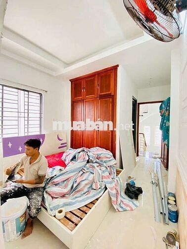 Cho thuê phòng trong nhà nguyên căn mới xây sát Q10,Q5