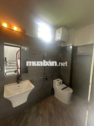 Nhà ngay Bưu điện đường đôi Chúc Sơn chỉ 100m SD30m2*4T Giá 3.25 tỷ
