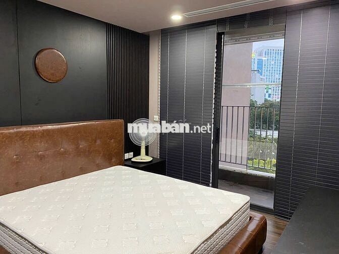 Chính chủ cho thuê chung cư cao cấp 3PN 120m2 tại CV Cầu Giấy
