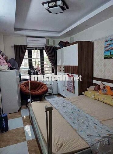 Em Công  bán nhà 44m,4t tại Tô Hiệu,HĐ,cách ô tô đỗ chỉ vài mét,giá 8t