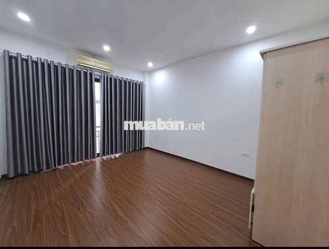 Em Công  bán nhà 44m,4t tại Tô Hiệu,HĐ,cách ô tô đỗ chỉ vài mét,giá 8t