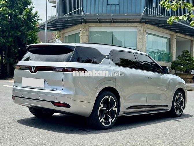 Vinfast VF9 Plus 2023 - Thuê Pin Tiên Phong