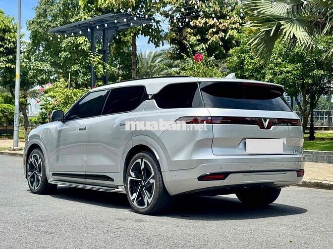 Vinfast VF9 Plus 2023 - Thuê Pin Tiên Phong